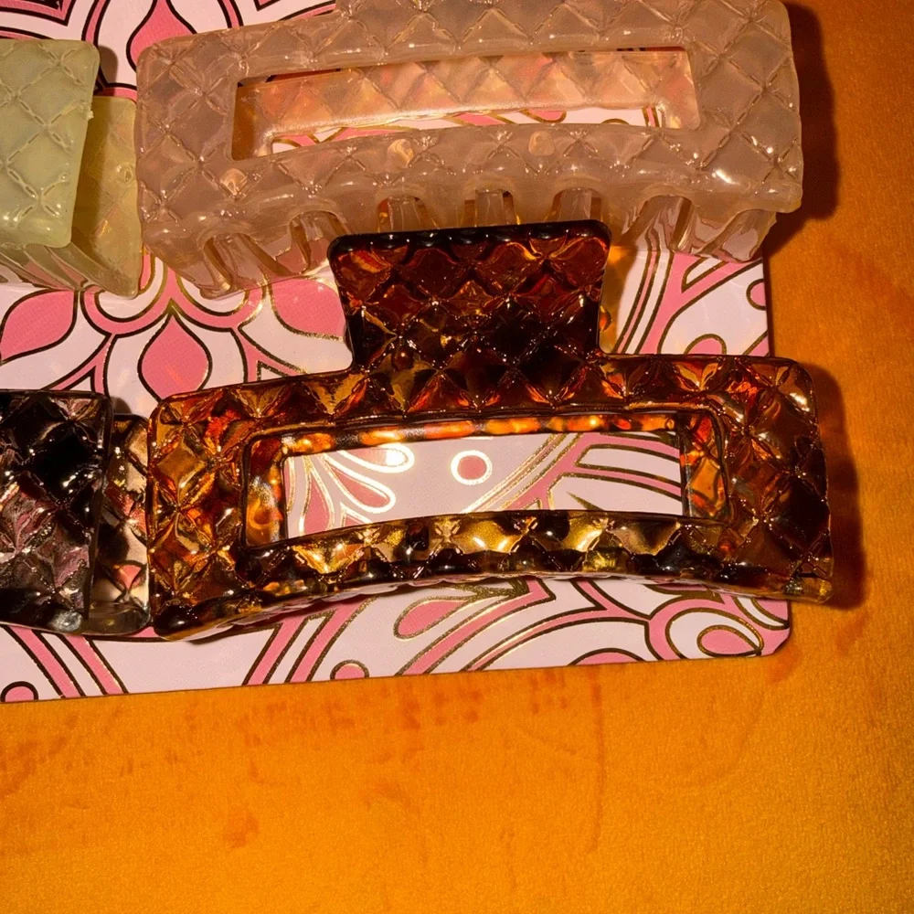 nOir Set of 4 Tortoiseshell & Neutral Rectangular Hair Clips - Picture 2 of 5